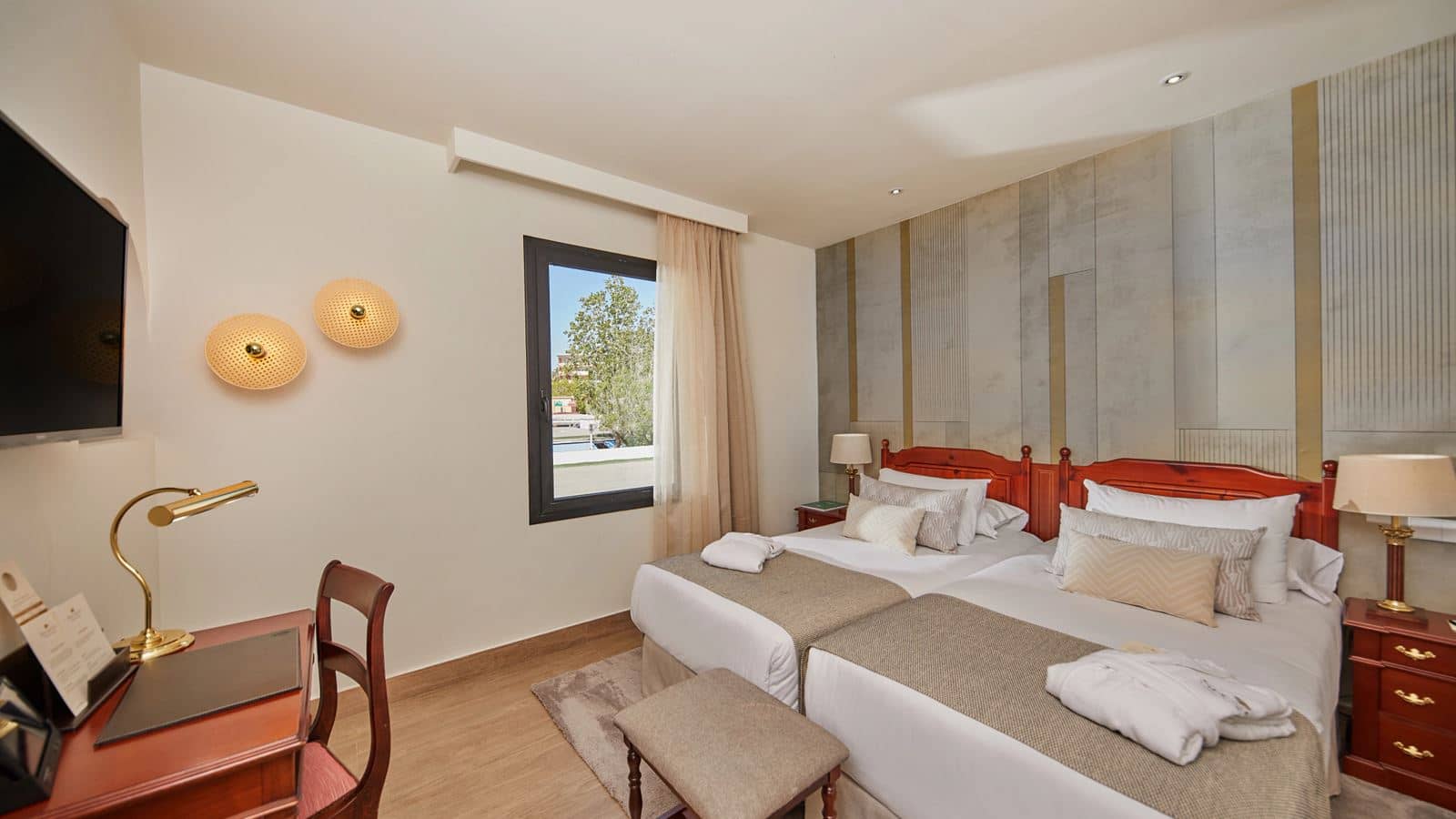 rooms-classic-room