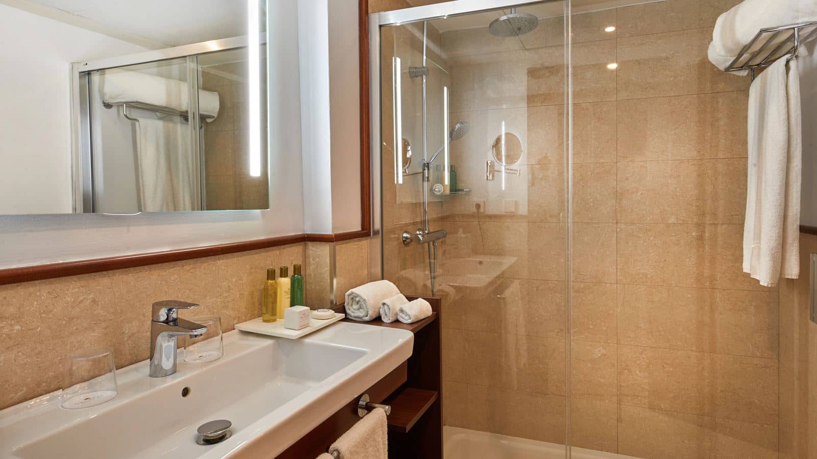rooms-classic-room