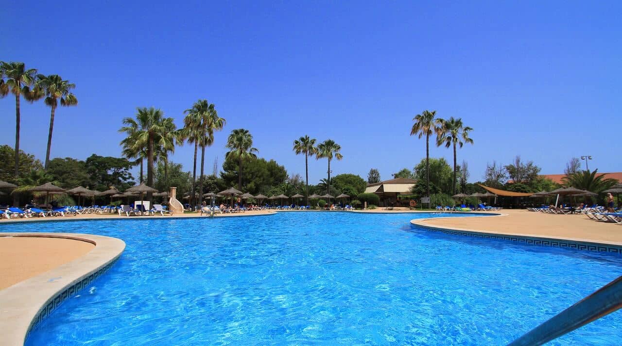 pools-outdoor-pool