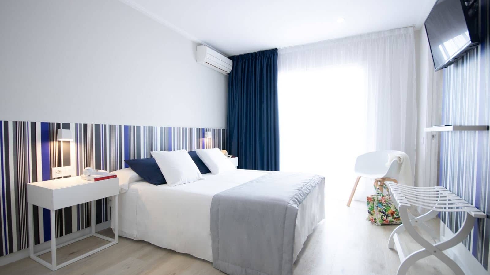 rooms-standard-family-room
