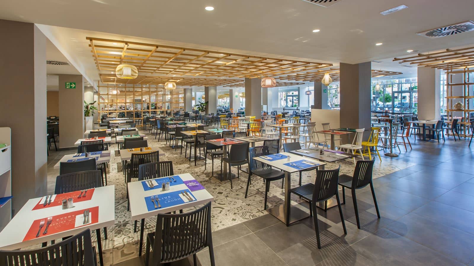 restaurants-breakfast-buffet