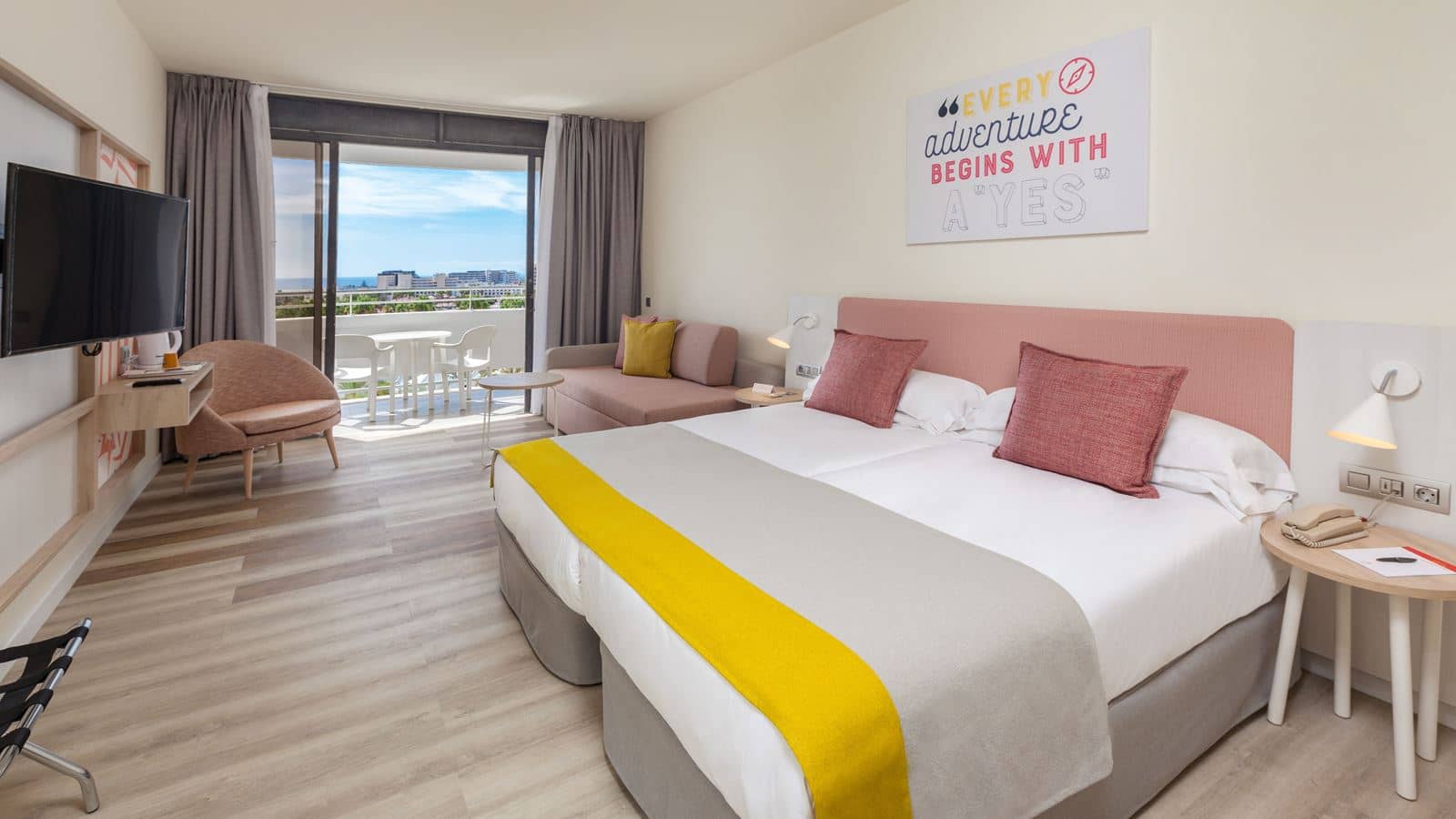rooms-dstv-double-standard-garden-or-pool-view-single-use-balcony