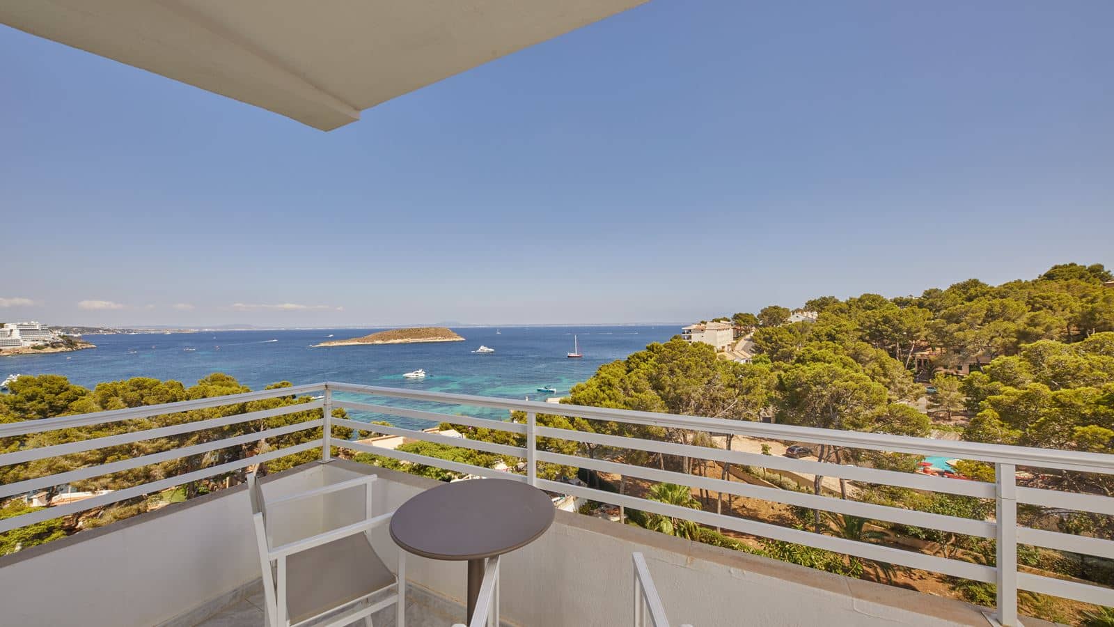 rooms-my-favourite-club-double-premium-frontal-seaview-balcony-or-terrace