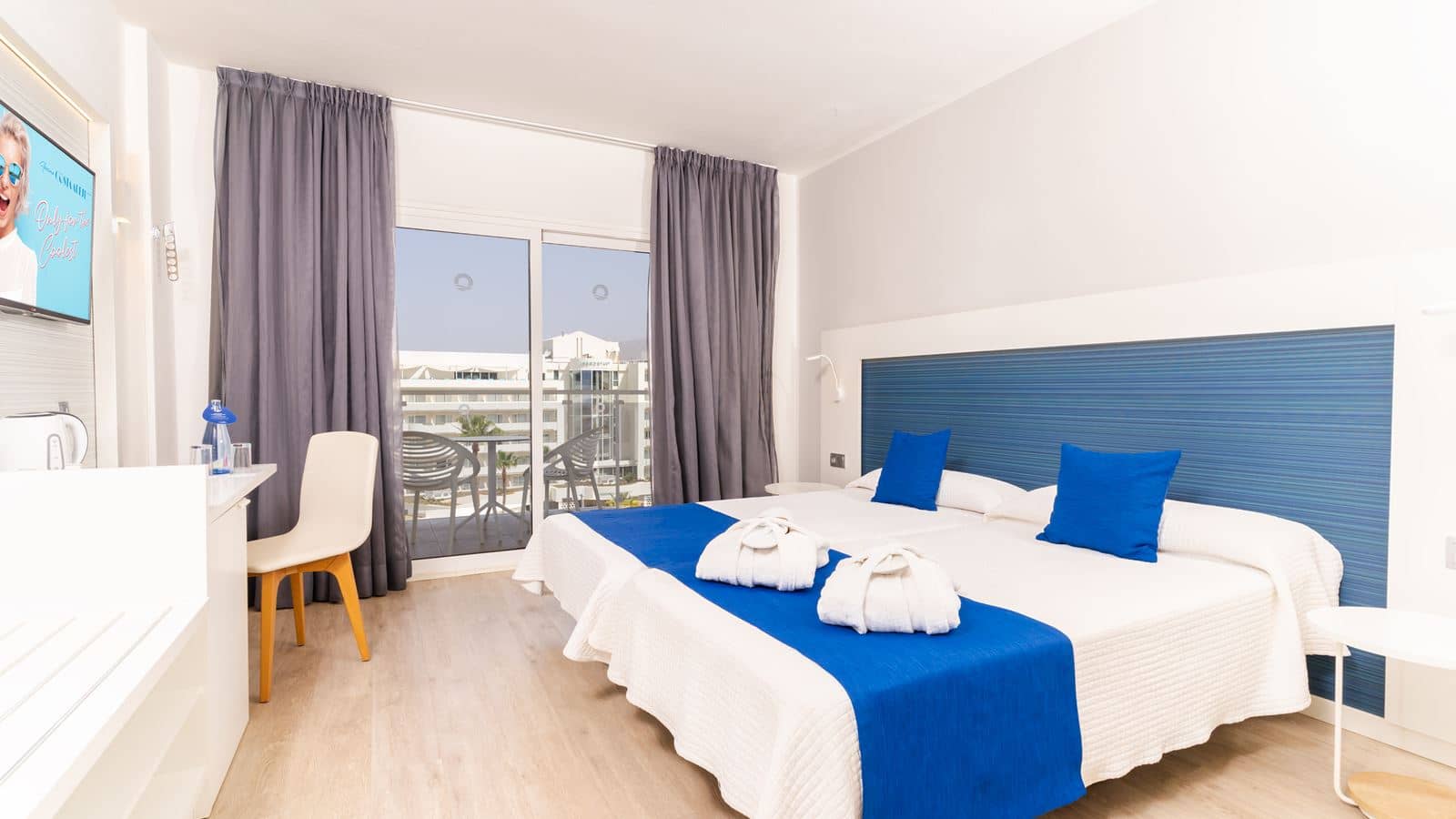 rooms-double-superior-room-for-single-use-with-side-sea-view-and-balcony-doble-superior-vista-mar-lateral--dsv
