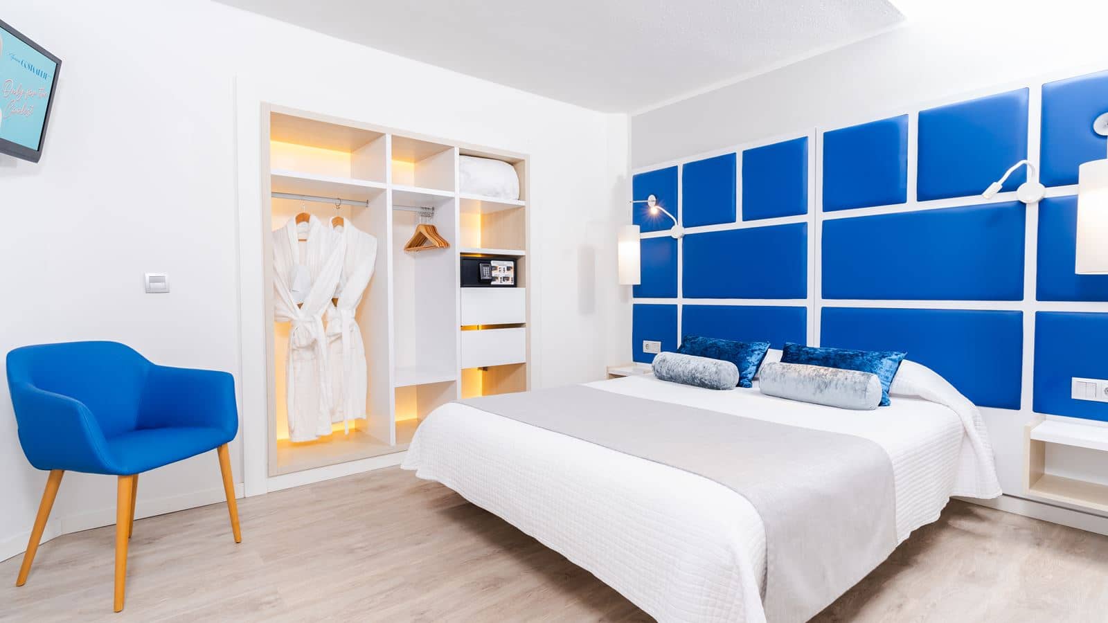 rooms-1-bedroom-excellence-suite-with-panoramic-view-and-sea-view-with-balcony-suite-excellence-vista-panoramica