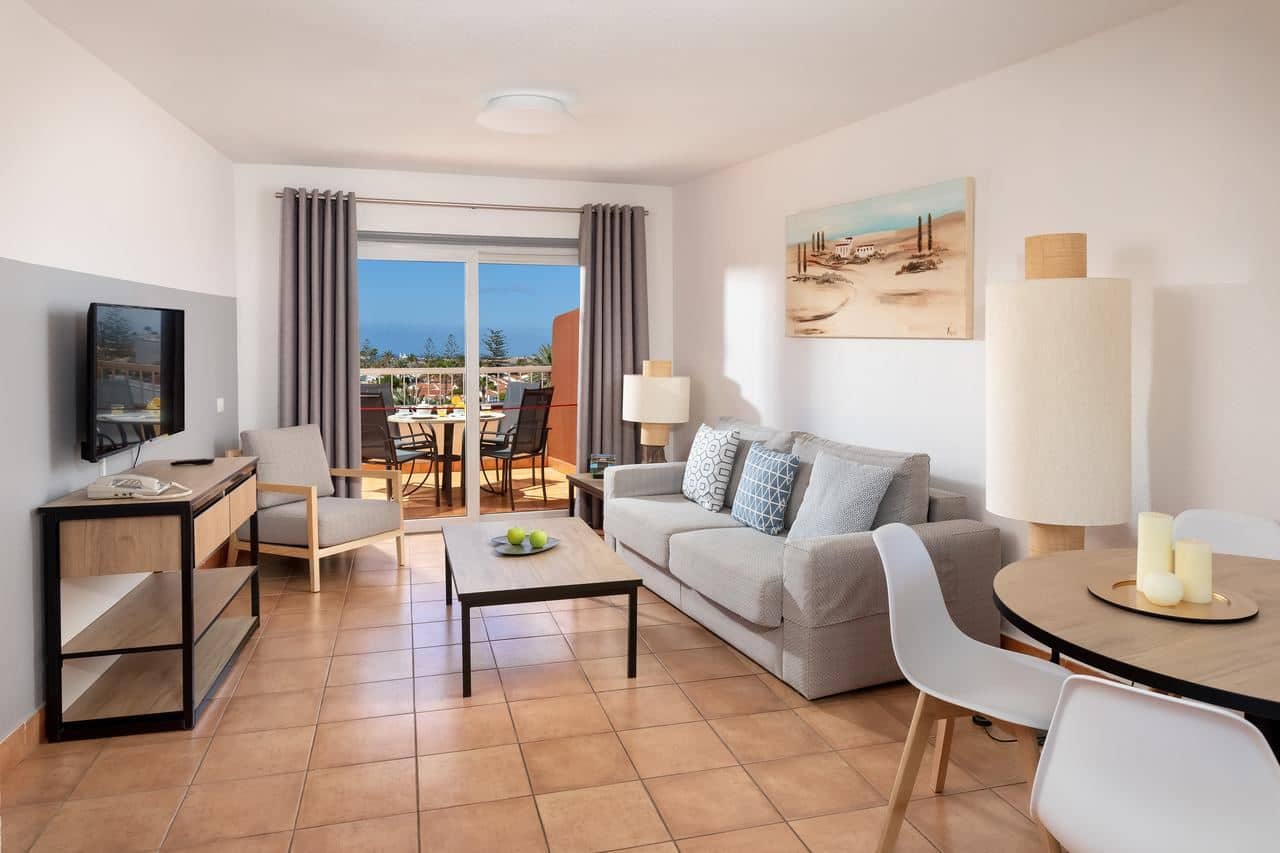 rooms-apartment-one-bedroom-with-terrace