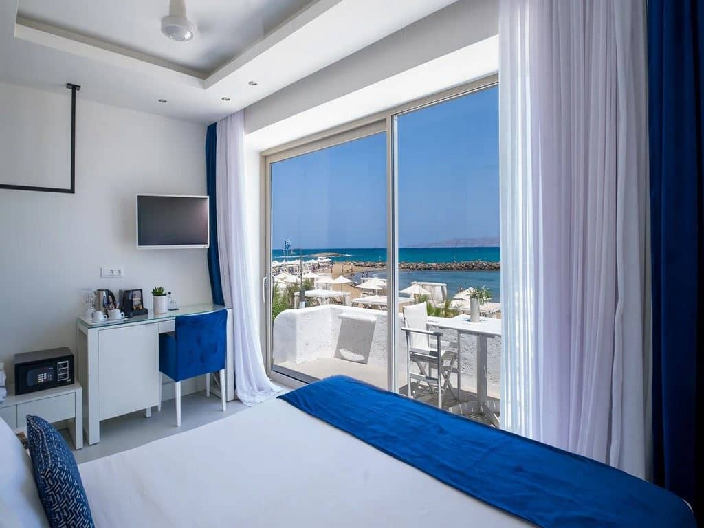 rooms-superior-bungalow-water-front