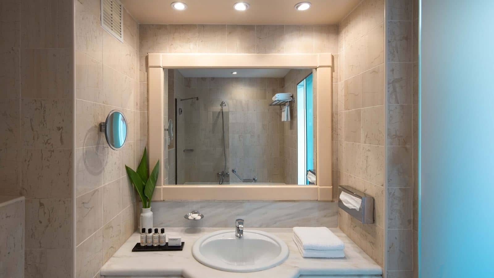 rooms-bungalow-single-use-balcony-or-terrace