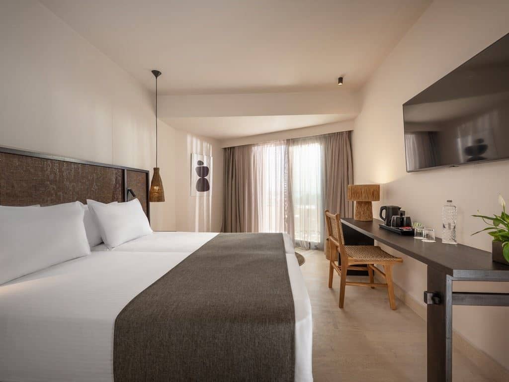 rooms-room-standard-double-land-view