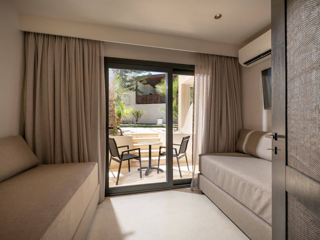 rooms-family-room