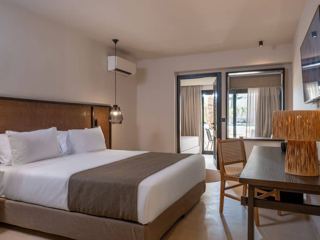 rooms-family-room