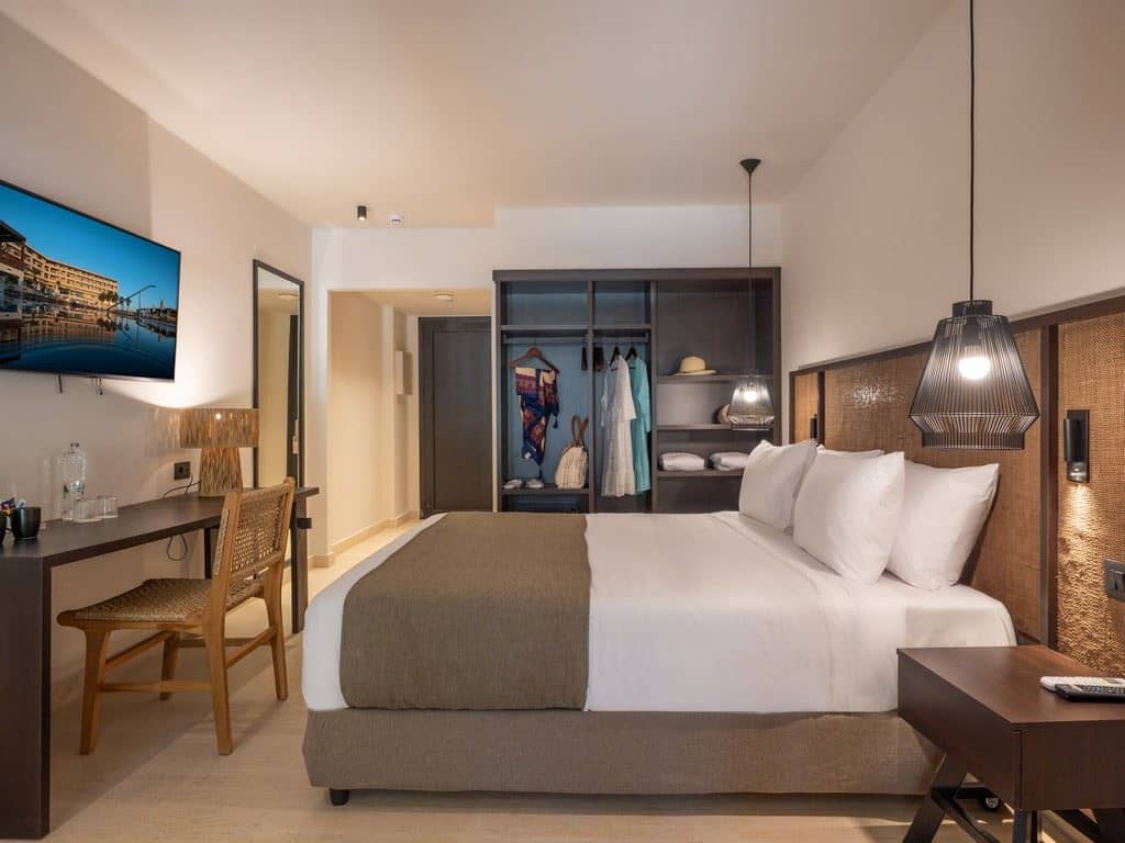 rooms-family-room