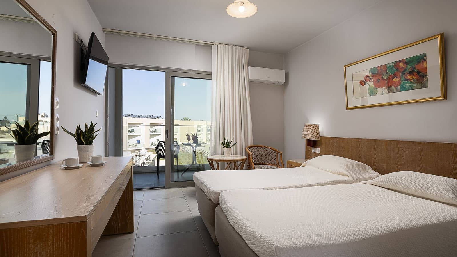 rooms-double-room-balcony-or-terrace