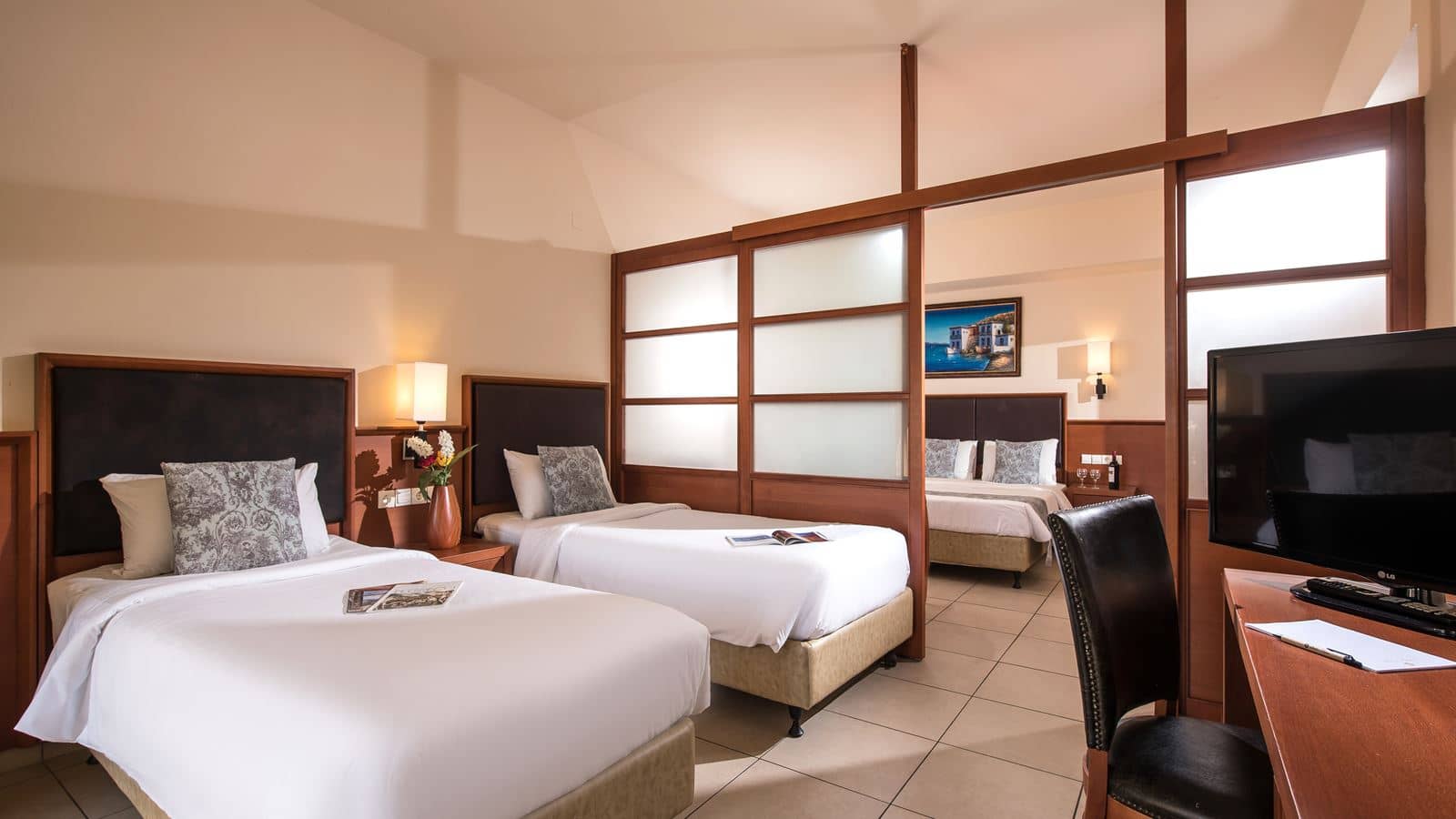 rooms-family-room-with-separation