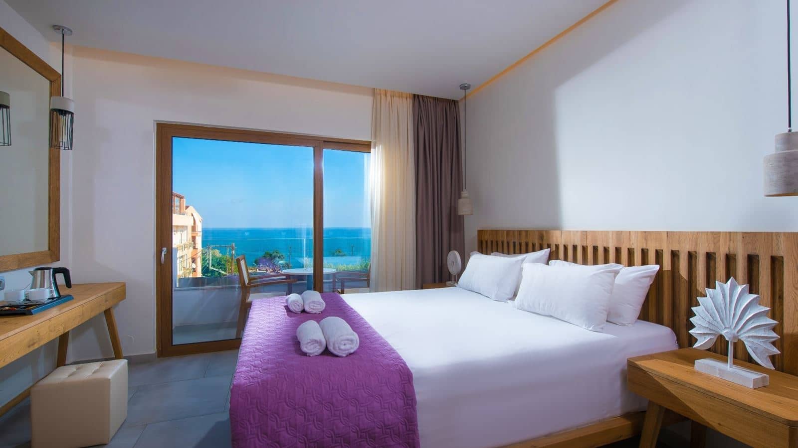 rooms-room-classic-double-seaview-a-building