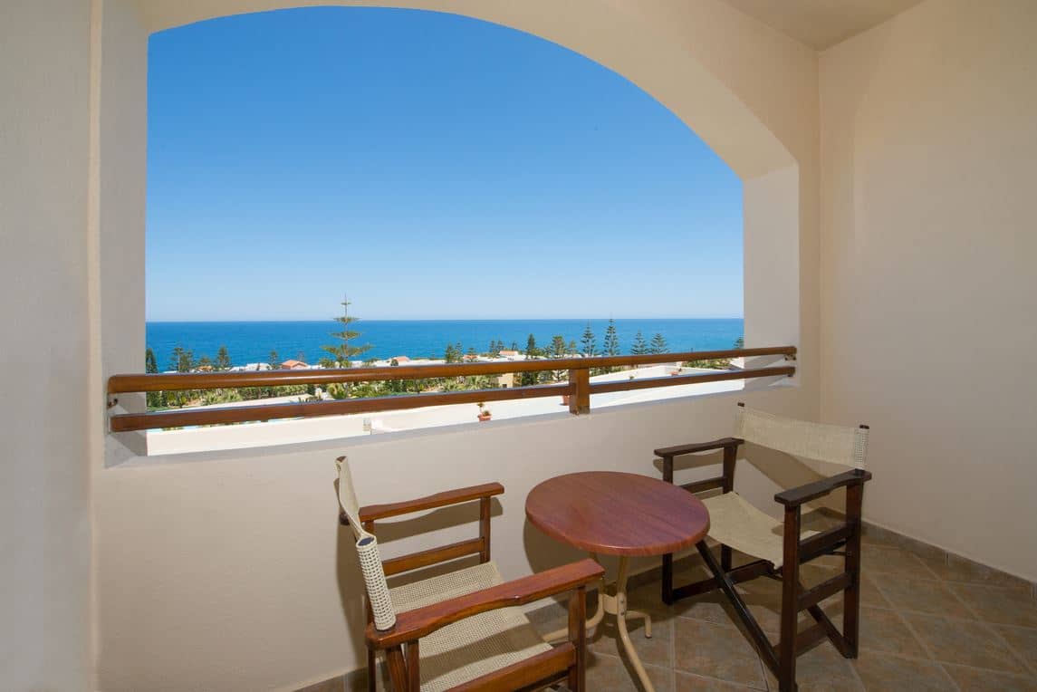 rooms-room-double-premium-seaview