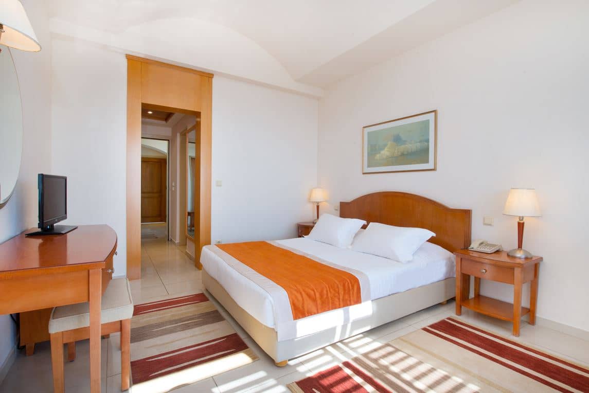 rooms-junior-suite-front-sea-view