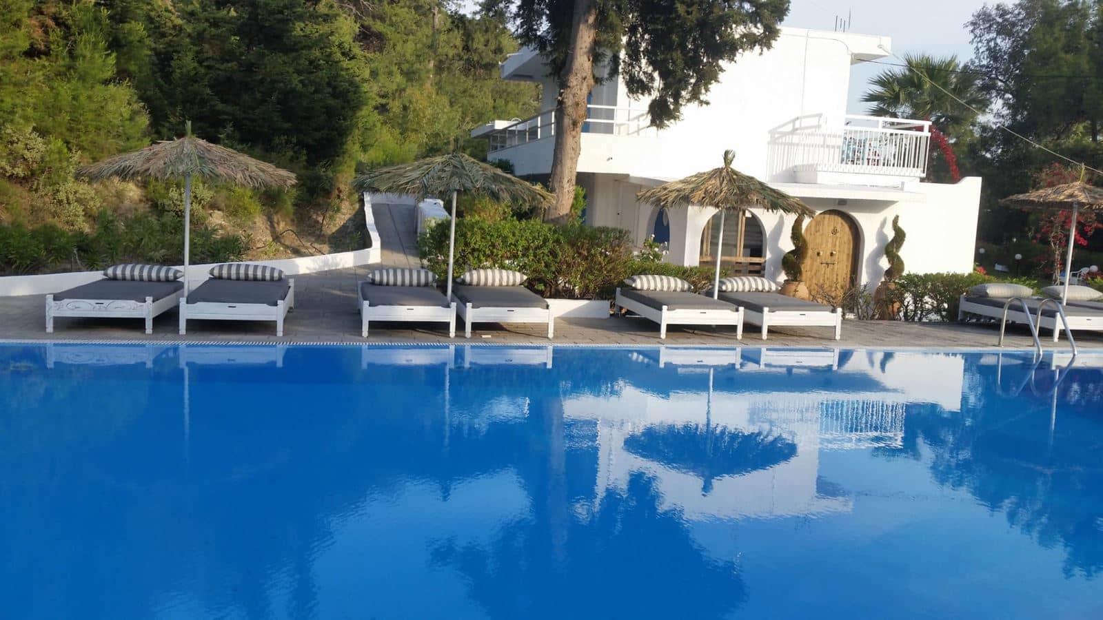 pools-outdoor-pool