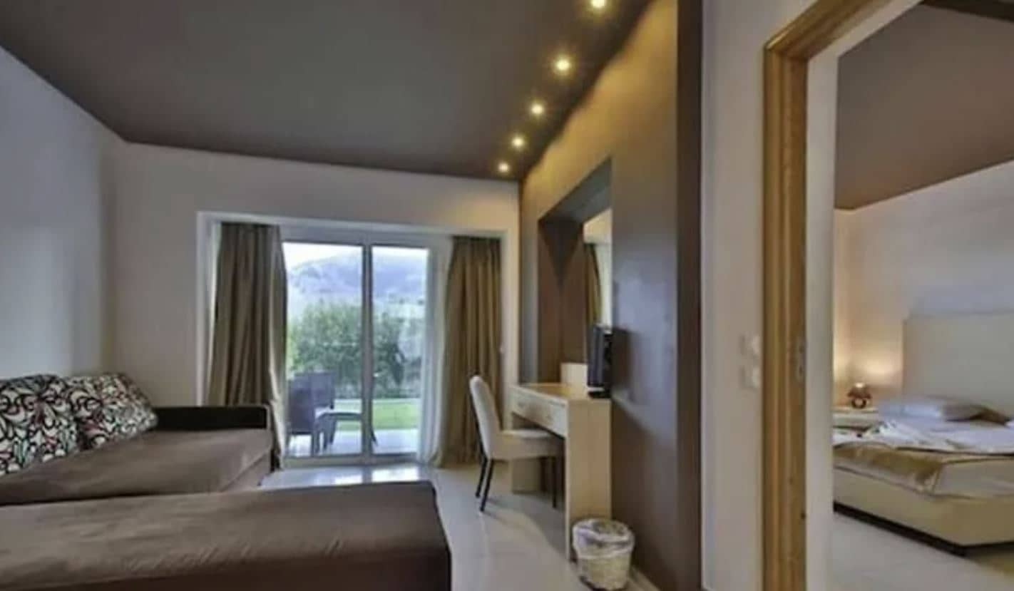 rooms-2-bedroom-suite-garden-view