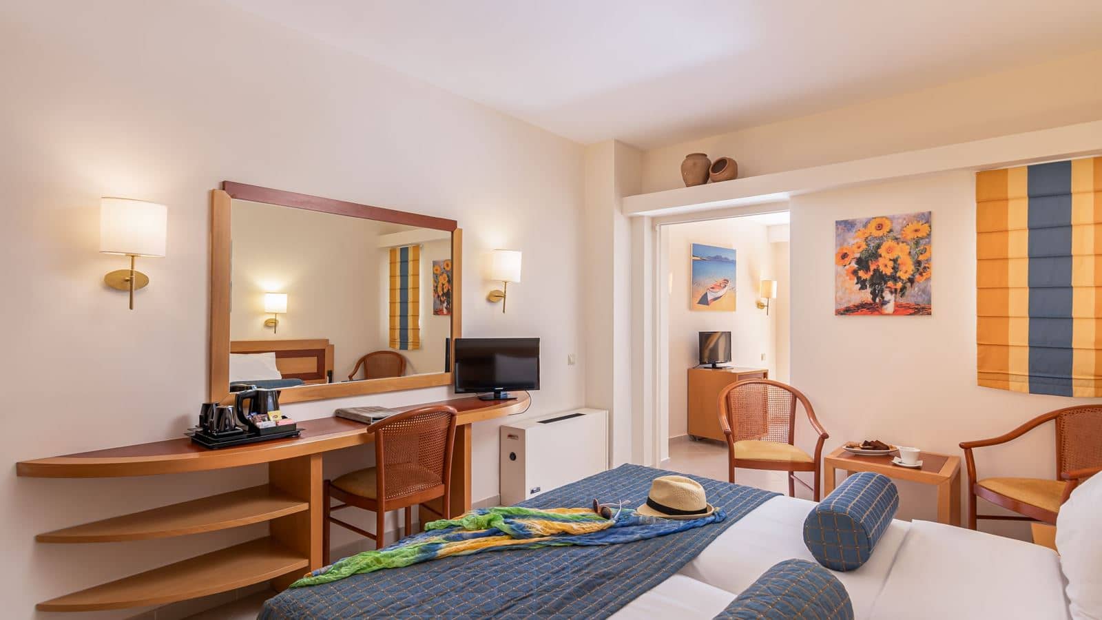 rooms-room-family-2-bedrooms-seaview