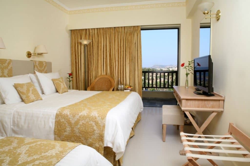 rooms-classic-bungalow-side-sea-view