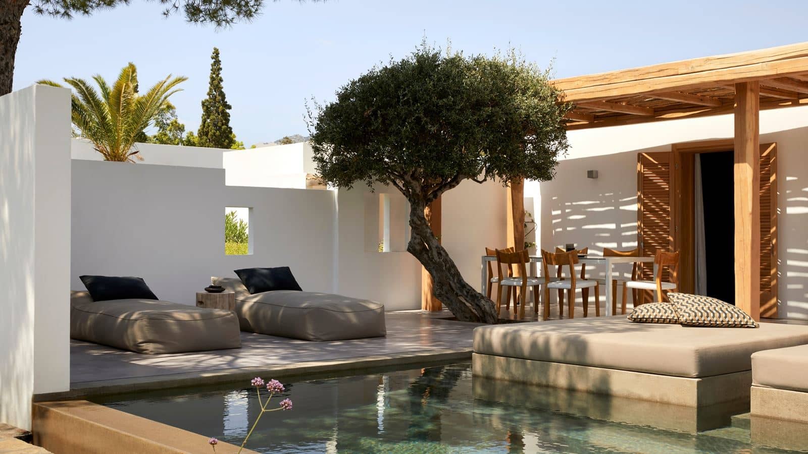 rooms-2-bedroom-seafront-villa-private-pool