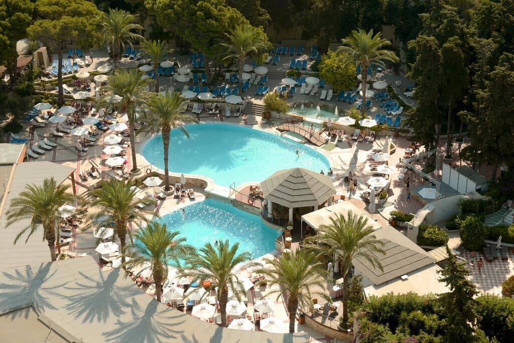 pools-outdoor-pool