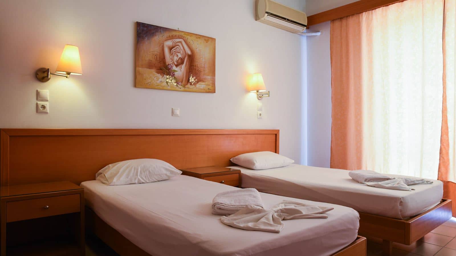 rooms-standard-family-bunkbed-room-balcony