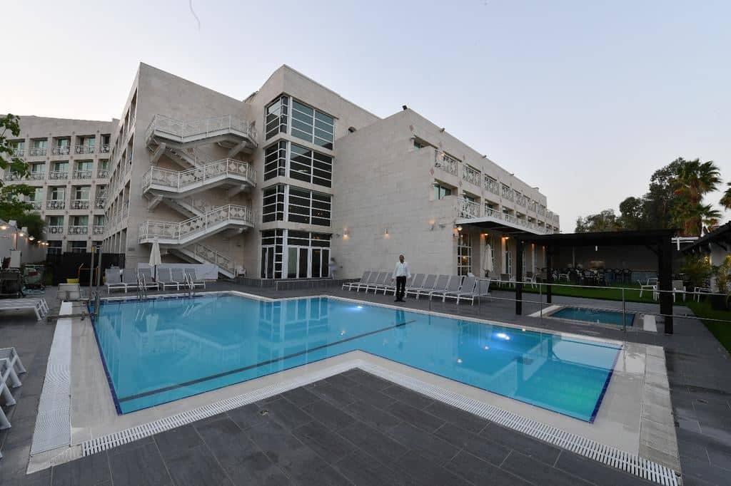pools-outdoor-pool