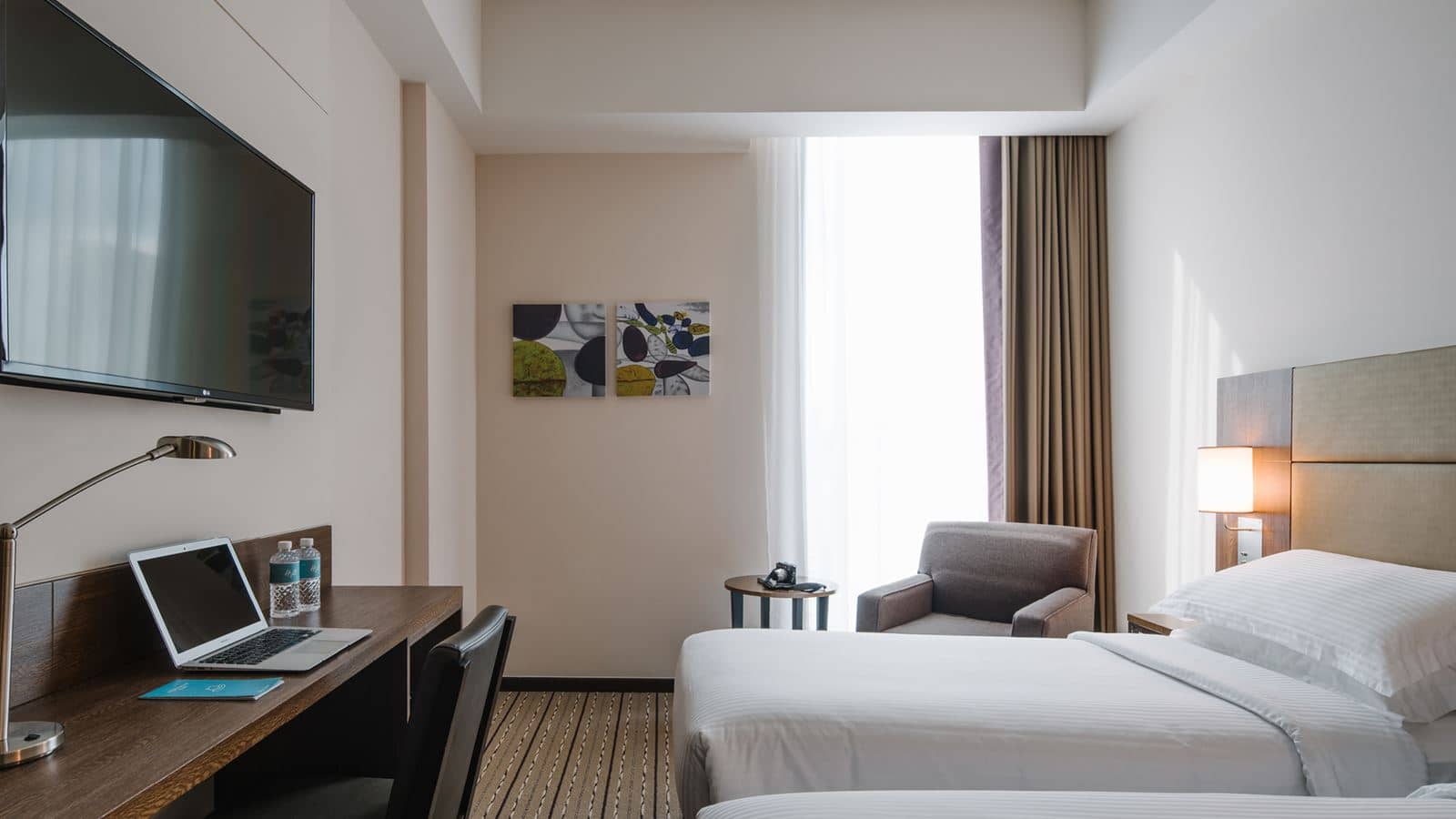 rooms-superior-room