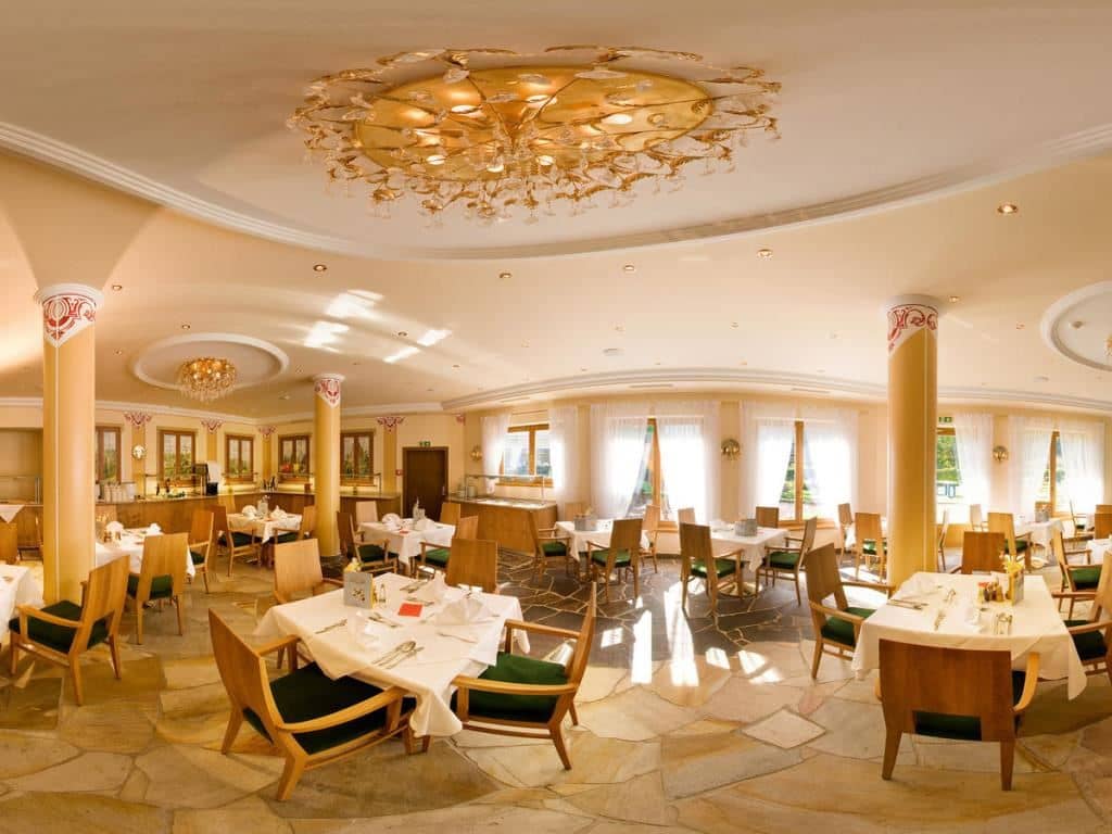 restaurants-restaurant
