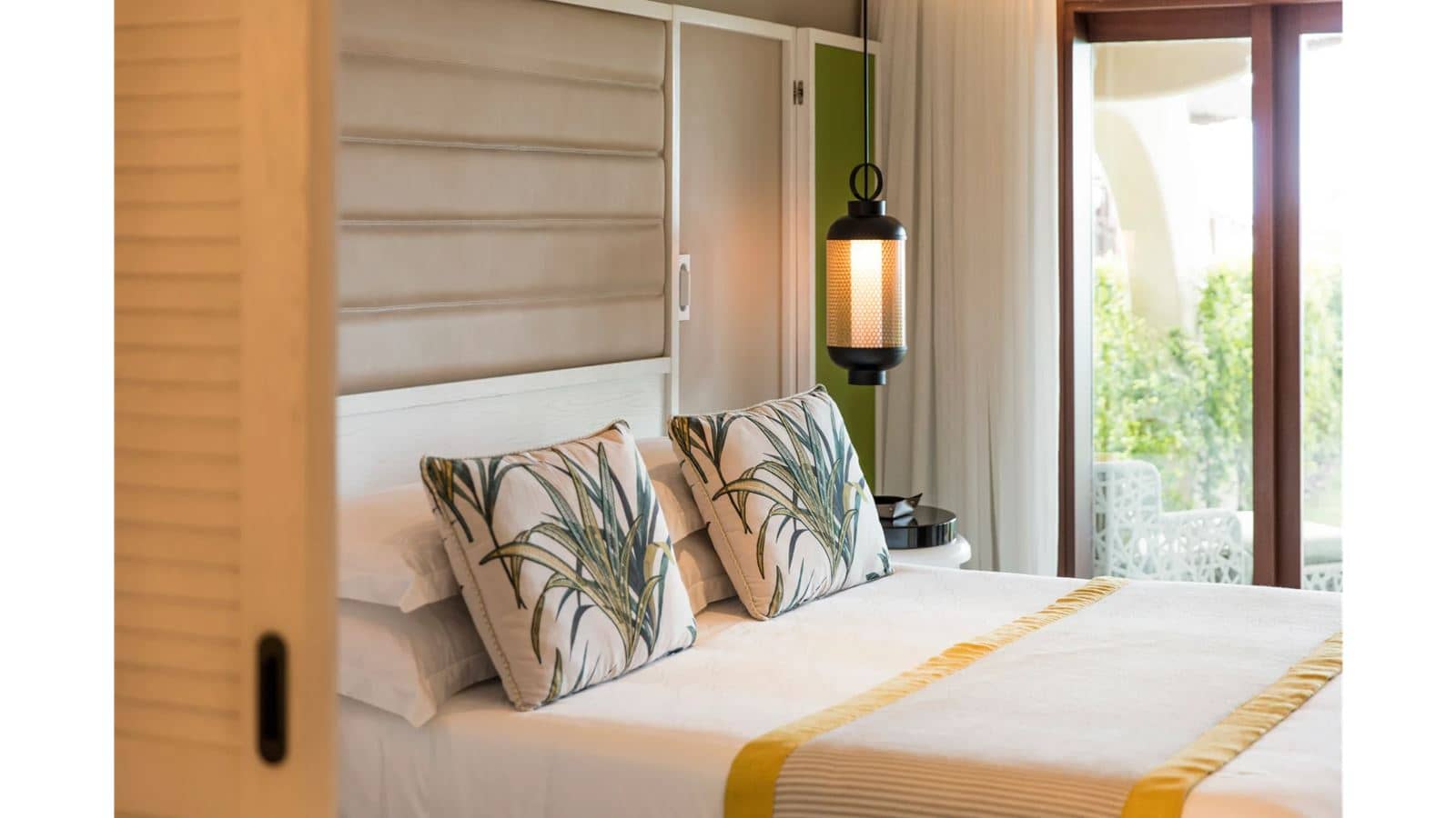 rooms-deluxe-suite