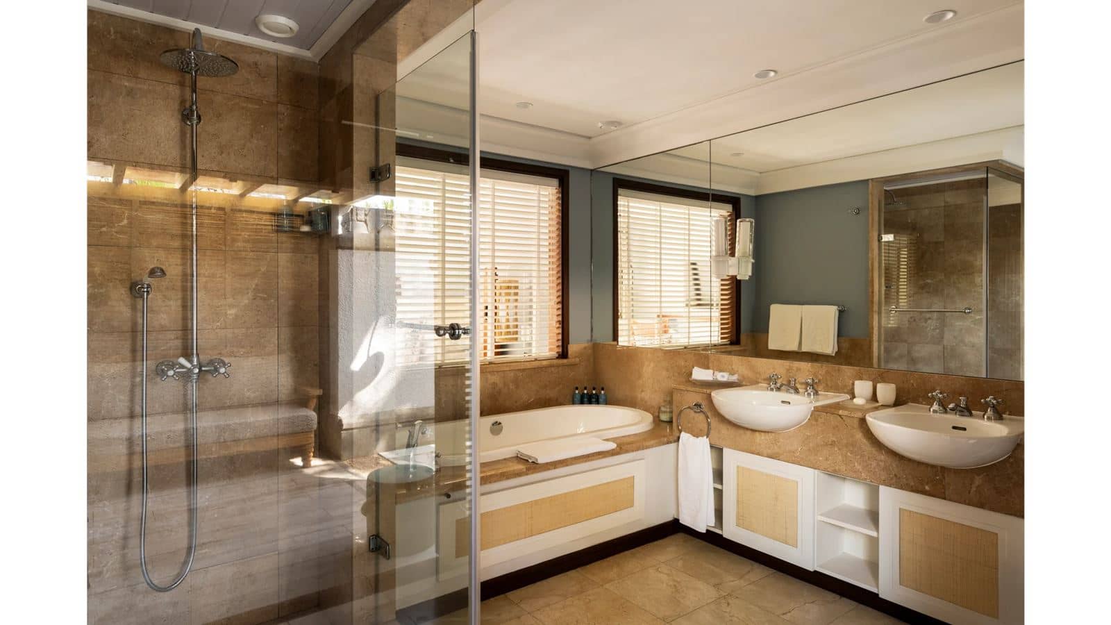 rooms-2-broom-pool-villa
