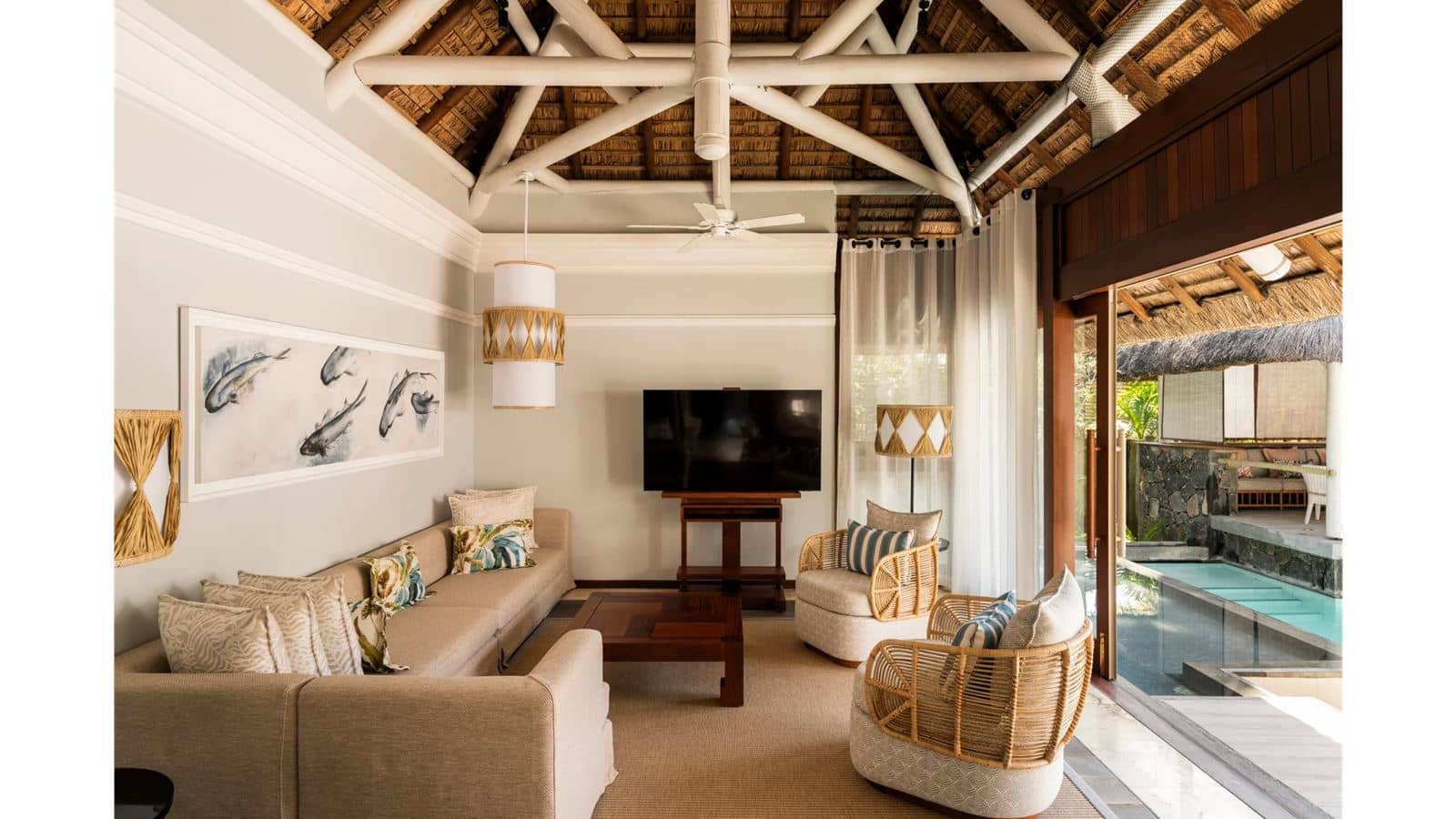 rooms-2-broom-pool-villa-beach-front