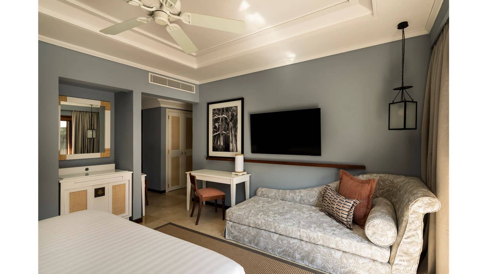 rooms-2-broom-pool-villa-beach-front