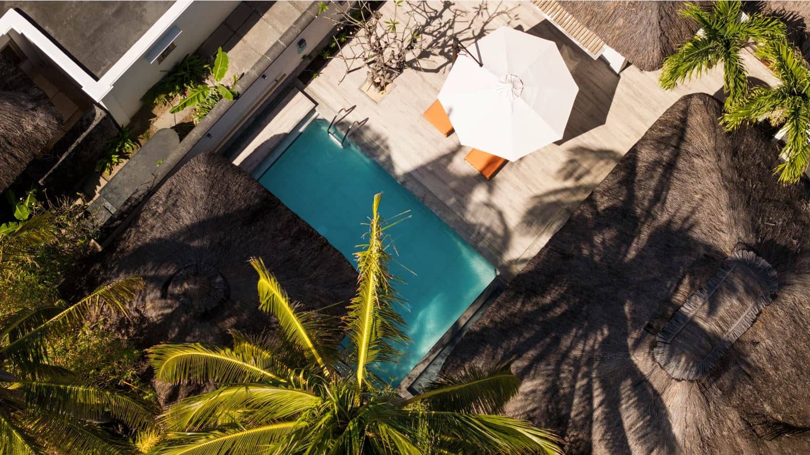 rooms-2-broom-pool-villa-beach-front