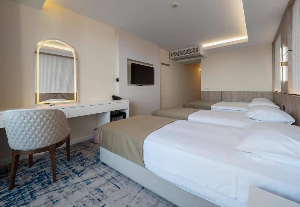 rooms-triple-room-sea-view-main-building