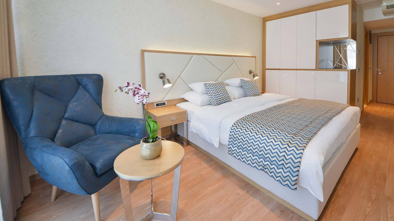 rooms-superior-room-with-french-balcony