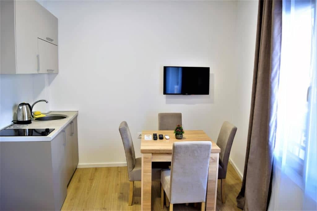 rooms-studio-apartment-02