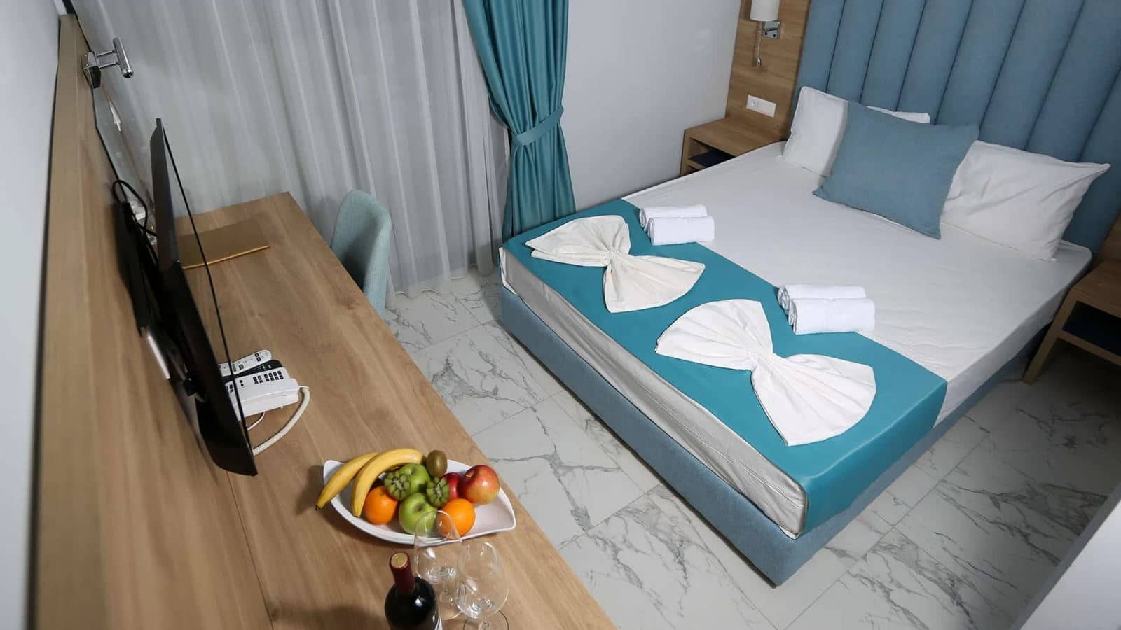 rooms-standard-room-hill--garden--sea-view