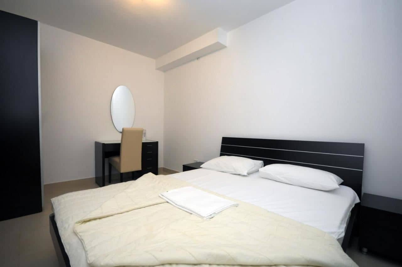 rooms-quadruple-apartment-with-french-and-sofa-bed