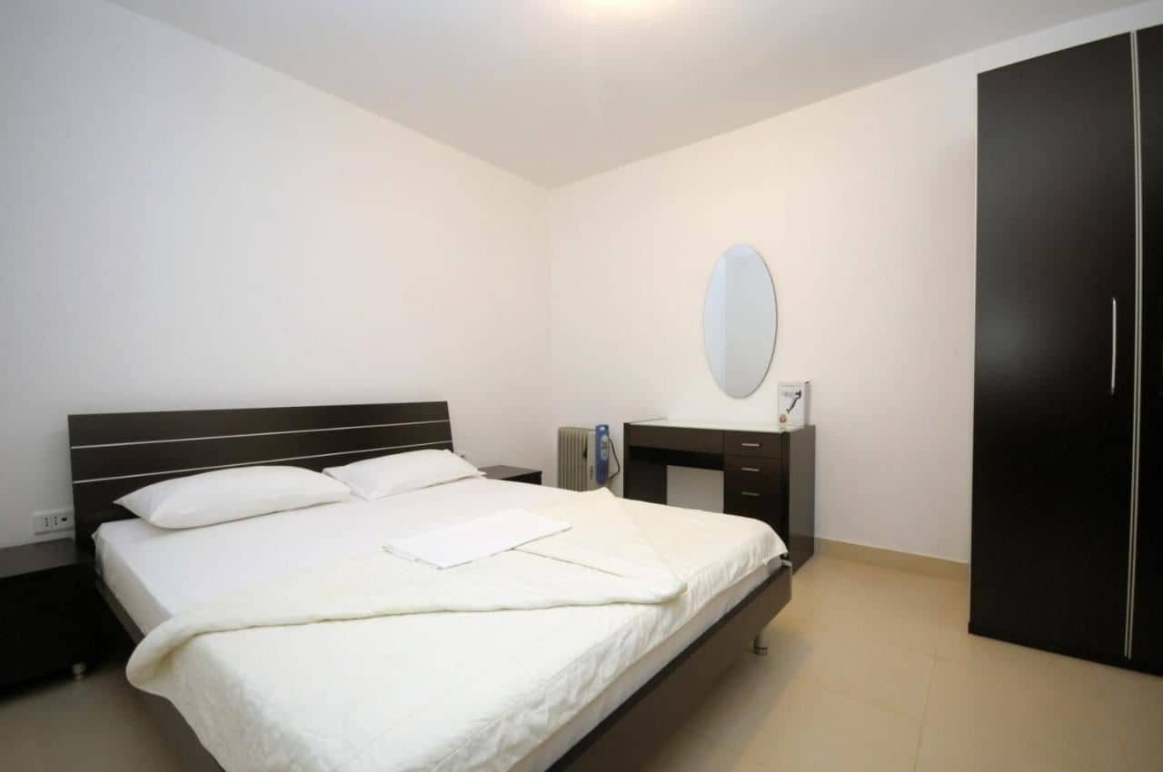 rooms-single-studio-apartment