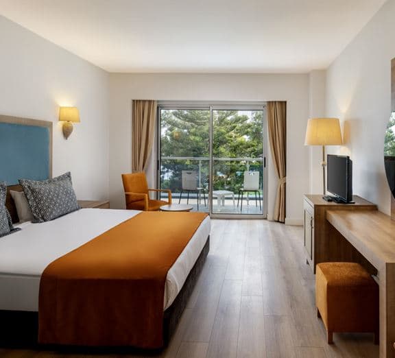 HOTEL STANDARD ROOM LAKE VIEW Kambariai