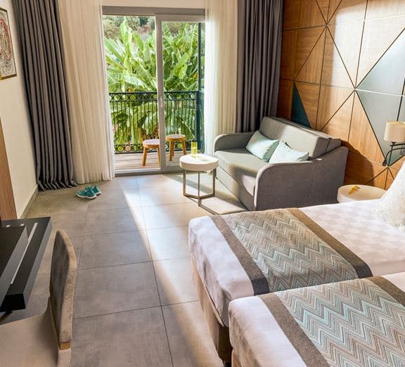 STANDARD LARGE MAINBUILDING WITH BALCONY / Garden View Kambariai