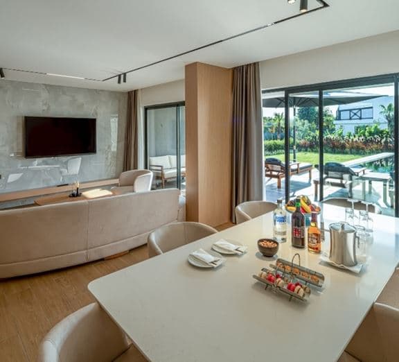 EXECUTIVE PRIVATE POOL SUITE (3 BEDROOM) Kambariai