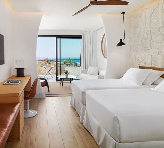 DOUBLE SIDE SEA VIEW WITH BALCONY OR TERRACE Kambariai