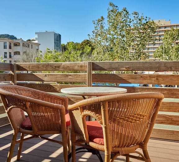 DOUBLE BALCONY OR TERRACE (DBL) Kambariai