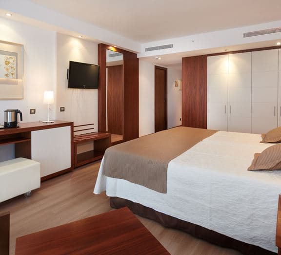 DOUBLE ROOM BALCONY OR TERRACE Kambariai