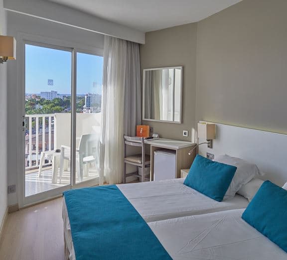 DP - DOUBLE POOLVIEW HIGH FLOOR Kambariai