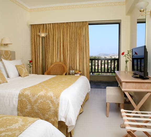 CLASSIC DOUBLE ROOM GARDEN VIEW Kambariai